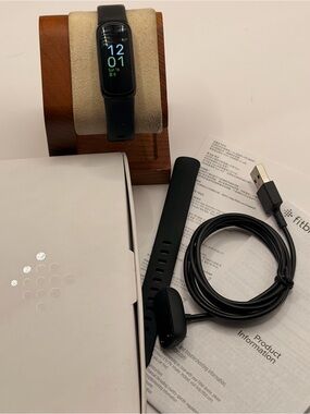 Fitbit inspire 3 Full set (charger included, box, manuals and tested)